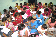 Children-taking-part-in-onr-of-the-Quiz-compititions-at-Asha-Resource-Centre