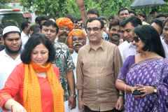 1_Ajay-Maken-Member-of-Parliament-visits-Ekta-Vihar-slum