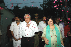 1_Hon-Kapil-Sibal-Minister-for-Education-visits-one-of-the-slum-with-Dr-Martin