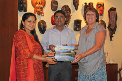 Shiv-Kumar-with-HE-Jan-Henderson-at-New-Zealand-High-Commission