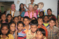 Hon.-Alex-Chernov-Governor-Victoria-with-Jeevan-Nagar-slum-children