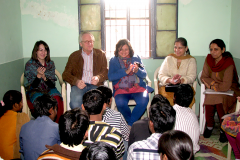 Jack-van-Ham-former-Director-ICCO-interacts-with-Womens-association-at-Trilpkpuri-slum-1