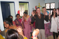 Dan-Pooley-Team-at-Jeevan-Nagar-slum