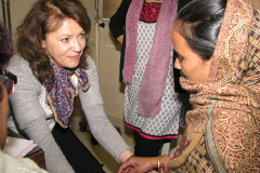 Dr-Elaine-Smith-Rheumatologist-from-UK-at-Asha-clinic