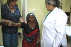 Dr-Louise-Dolan-from-UK-examines-a-patient