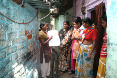 A-Community-Helath-Volunteer-conduction-a-workshop-in-her-slum