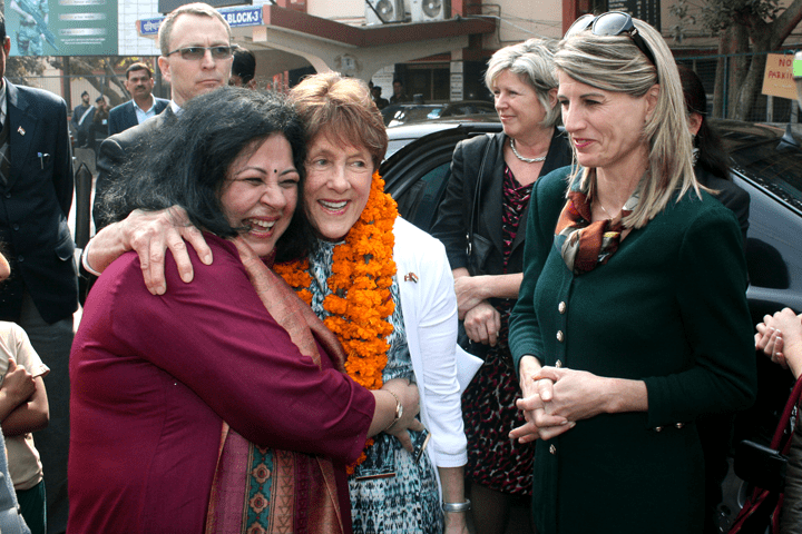 Dr Kiran welcomes Her Excellency Mrs Sharon Johnston to Dr Ambedkar slum colony