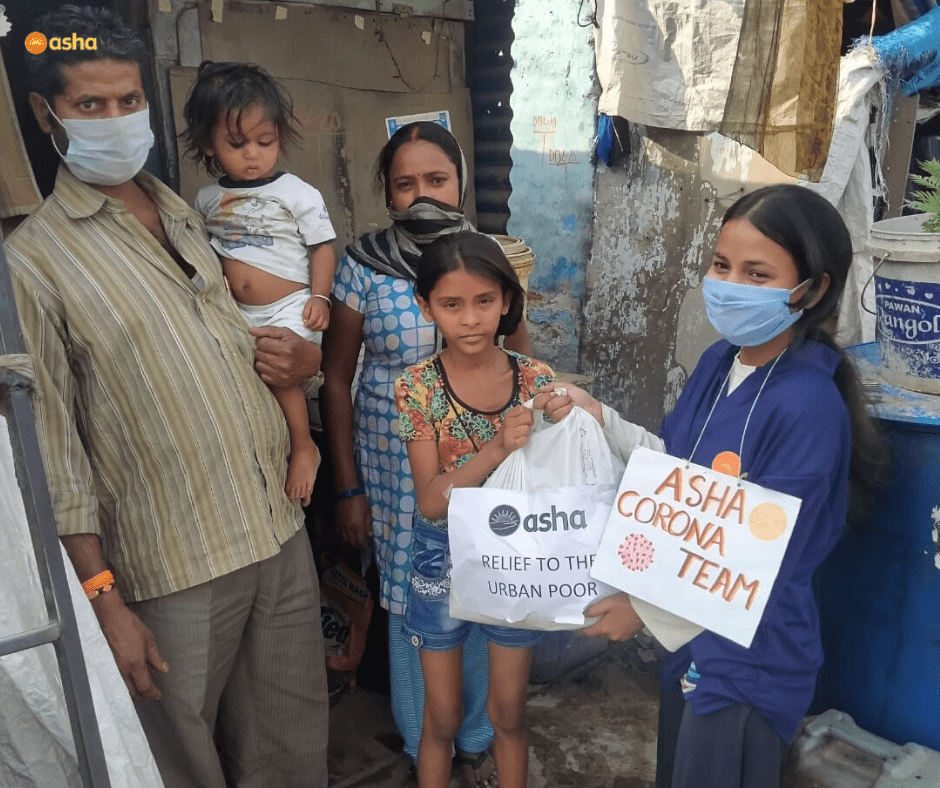 Asha COVID-19 Emergency Response: Slum families receive groceries in the Asha slums