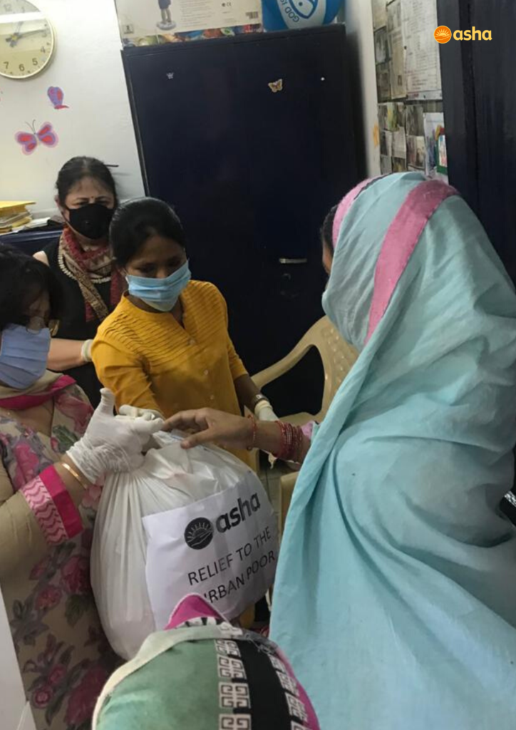 Asha COVID-19 Emergency Response: Dr Kiran visits Asha Corona Warriors in Zakhira slum community