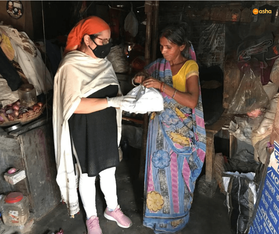 Asha COVID-19 Emergency Response: Dr Kiran visits slum families located by the riverbed
