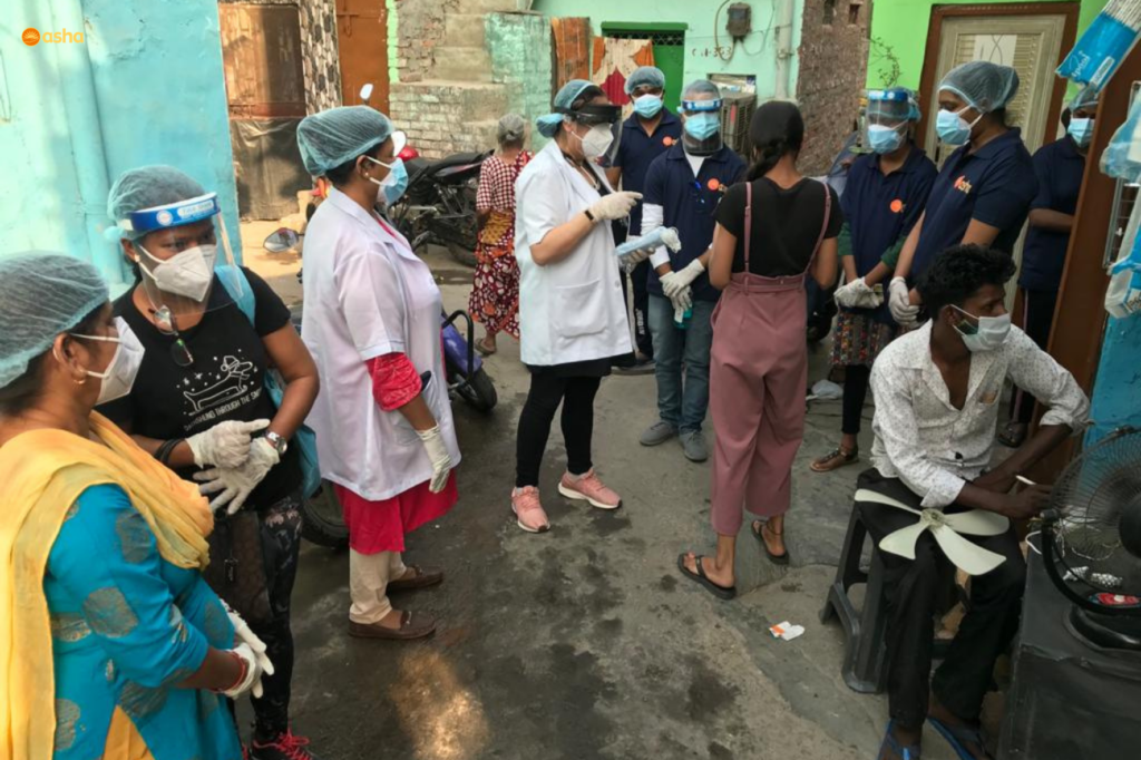 Asha COVID-19 Emergency Response: Dr Kiran visits Anna Nagar slum community to distribute masks