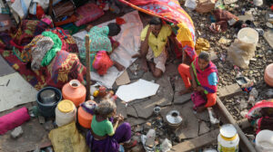 Asha India - family in India slum